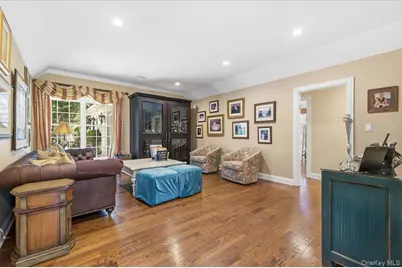 2 Memas Court, Dix Hills, NY 11746 - Photo 6