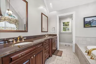 2 Memas Ct, Dix Hills, NY 11746 - Photo 34