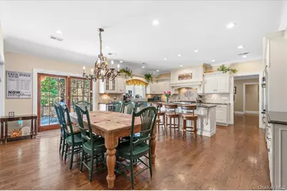 2 Memas Court, Dix Hills, NY 11746 - Photo 20