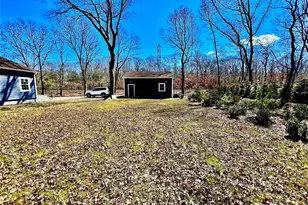 38 Railroad Ave, East Hampton, NY 11937 - Photo 26