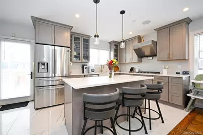 11311 201st Street, Saint Albans, NY 11412 - Photo 10