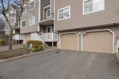 42 Eagle Ridge Way, Nanuet, NY 10954 - Photo 2