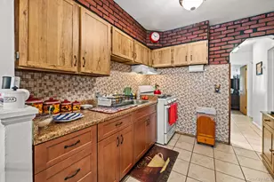 754 Calhoun Ave, Bronx, NY 10465 - Photo 6