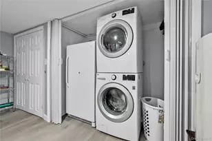 133-14 Hawtree Creek Rd, Ozone Park, NY 11420 - Photo 12