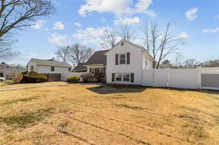 58 Saddle Ln, Centereach, NY 11720 - Photo 2