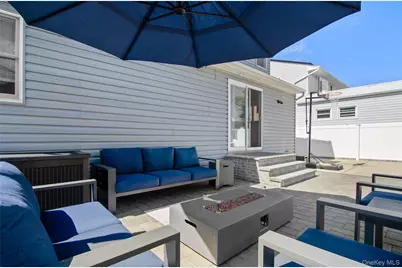 130 Lesoir Avenue, Floral Park, NY 11001 - Photo 28