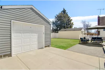 130 Lesoir Avenue, Floral Park, NY 11001 - Photo 2