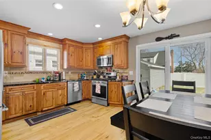 130 Lesoir Ave, Floral Park, NY 11001 - Photo 8