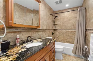 130 Lesoir Ave, Floral Park, NY 11001 - Photo 32
