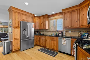 130 Lesoir Ave, Floral Park, NY 11001 - Photo 10