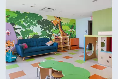 40-28 College Point Boulevard #805, Flushing, NY 11354 - Photo 14