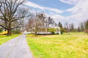 25 Maple Ave, Warwick, NY 10990 - Photo 2