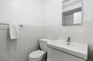 43 Winslow Rd, White Plains, NY 10606 - Photo 14