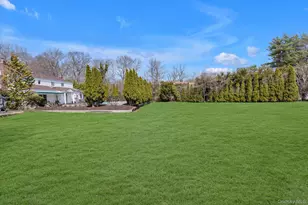 1 Somner Dr, Dix Hills, NY 11746 - Photo 36