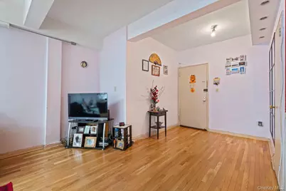 139-15 83rd Avenue #117, Briarwood, NY 11435 - Photo 2