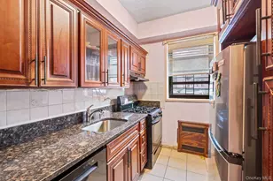 139-15 83rd Ave, Briarwood, NY 11435 - Photo 10