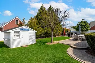 818 12th St, West Babylon, NY 11704 - Photo 28