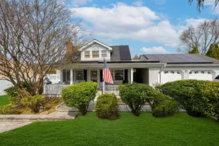 818 12th St, West Babylon, NY 11704 - Photo 2