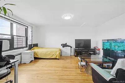 7345 210th Street #6D, Oakland Gardens, NY 11364 - Photo 2