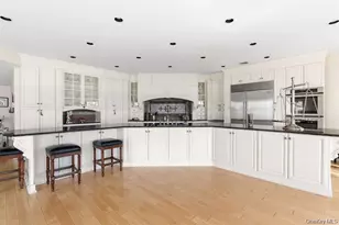 33 Beach Rd, Asharoken, NY 11768 - Photo 12