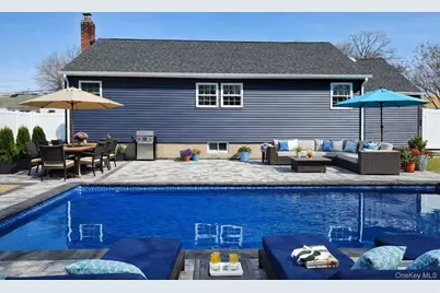 308 Hancock Street, Brentwood, NY 11717 - Photo 2