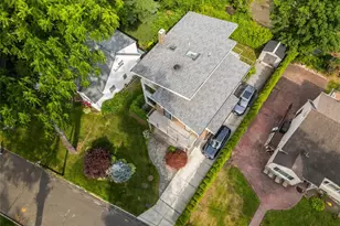 3 Hewlett Pl, Great Neck, NY 11024 - Photo 22