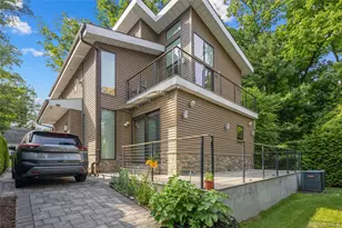 3 Hewlett Pl, Great Neck, NY 11024 - Photo 20