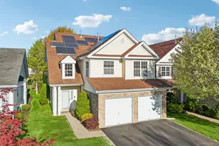 14 Julia Cir, Middle Island, NY 11953 - Photo 2