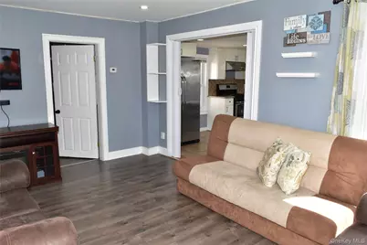 32 Pearl Street, Patchogue, NY 11772 - Photo 24