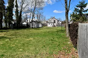 32 Pearl St, Patchogue, NY 11772 - Photo 6