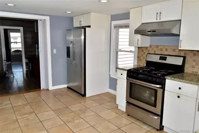 32 Pearl Street, Patchogue, NY 11772 - Photo 20