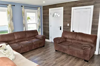 32 Pearl Street, Patchogue, NY 11772 - Photo 22