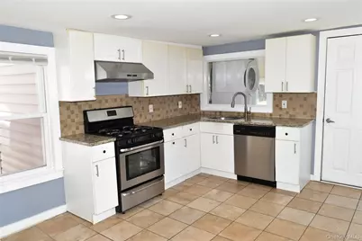 32 Pearl Street, Patchogue, NY 11772 - Photo 18
