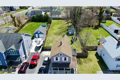 32 Pearl Street, Patchogue, NY 11772 - Photo 14