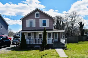 32 Pearl St, Patchogue, NY 11772 - Photo 2