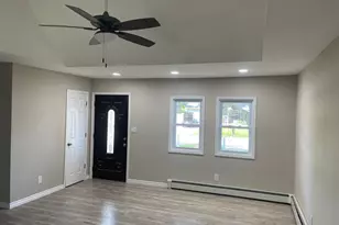 54 Ash St, Central Islip, NY 11722 - Photo 4