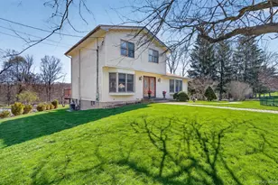 15 Rena Marie Cir, Washingtonville, NY 10992 - Photo 2