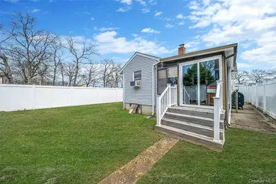 56 Bay Avenue, Ronkonkoma, NY 11779 - Photo 28