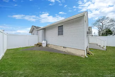 56 Bay Avenue, Ronkonkoma, NY 11779 - Photo 30