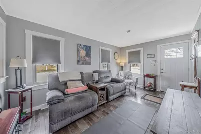 56 Bay Avenue, Ronkonkoma, NY 11779 - Photo 4