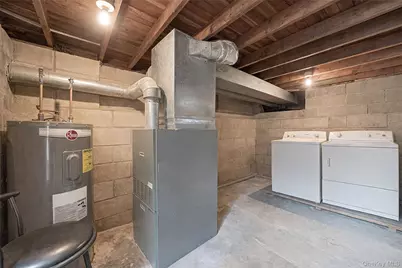 56 Bay Avenue, Ronkonkoma, NY 11779 - Photo 18