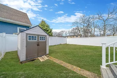 56 Bay Avenue, Ronkonkoma, NY 11779 - Photo 32