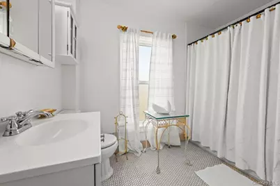 15 Bayside Avenue, Oyster Bay, NY 11771 - Photo 12