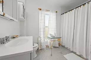 15 Bayside Ave, Oyster Bay, NY 11771 - Photo 12