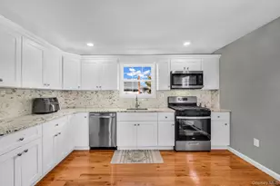 232 30th St, Lindenhurst, NY 11757 - Photo 18