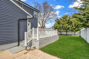 232 30th St, Lindenhurst, NY 11757 - Photo 40