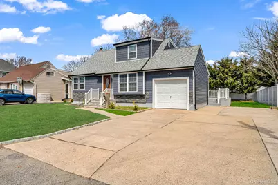 232 30th Street, Lindenhurst, NY 11757 - Photo 2