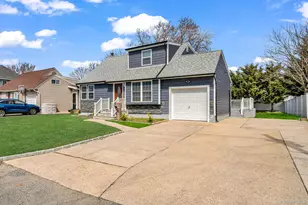 232 30th St, Lindenhurst, NY 11757 - Photo 2