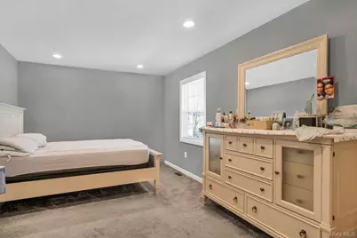 232 30th Street, Lindenhurst, NY 11757 - Photo 6