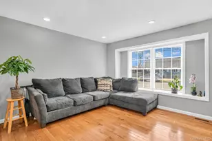 232 30th St, Lindenhurst, NY 11757 - Photo 22